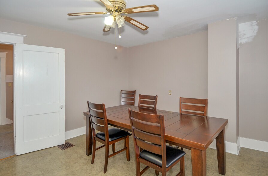 More Photos Of 5809 Bardstown Rd, Louisville Office Residential For Lease