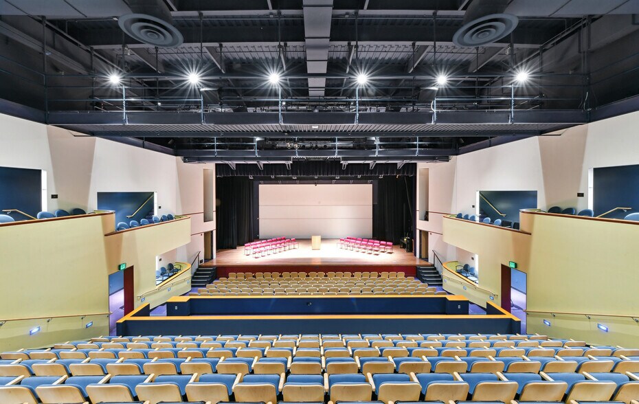 More Photos Of 3500 Mountain Blvd, Oakland Schools For Sale