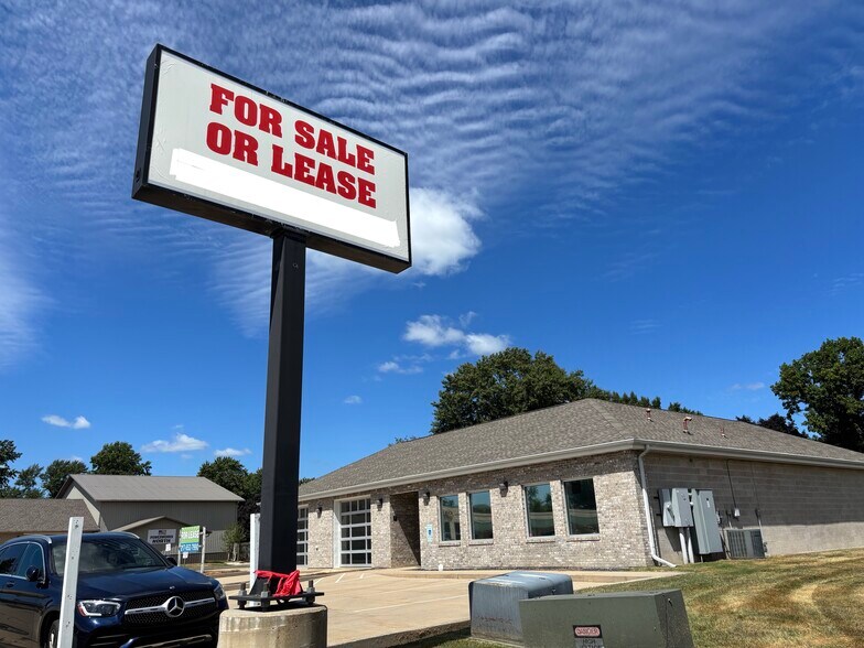 More Photos Of 11 Cottonwood Dr, Chatham Specialty For Lease