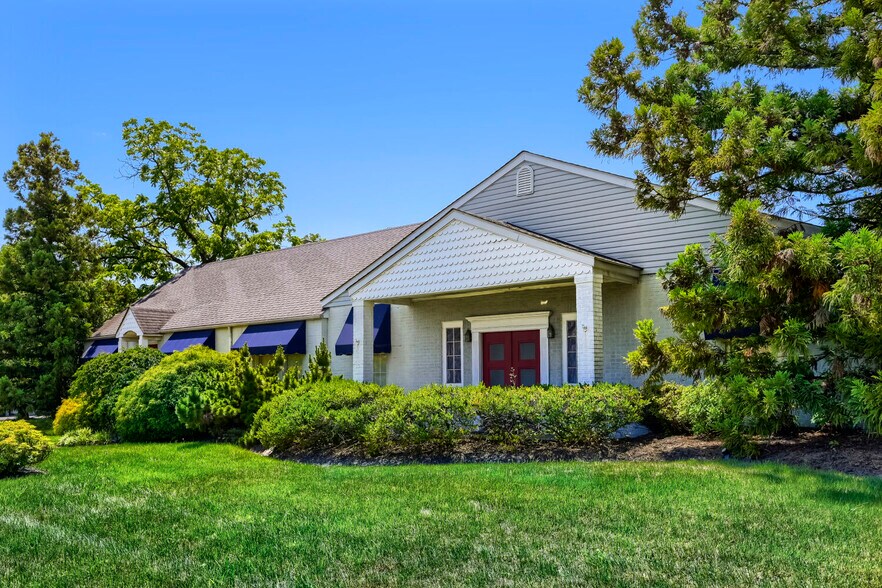 More Photos Of 426 S Crain Hwy, Glen Burnie Funeral Home For Sale