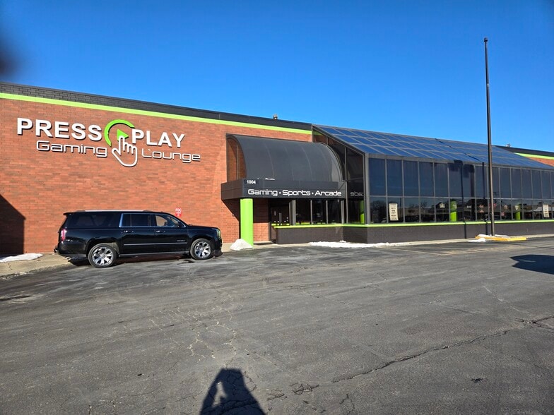 Primary Photo Of 1000-1044 E Main St, Brownsburg Unknown For Lease