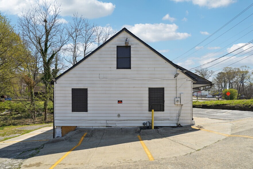 More Photos Of 401 SW Cleveland Ave, Atlanta Office Residential For Sale