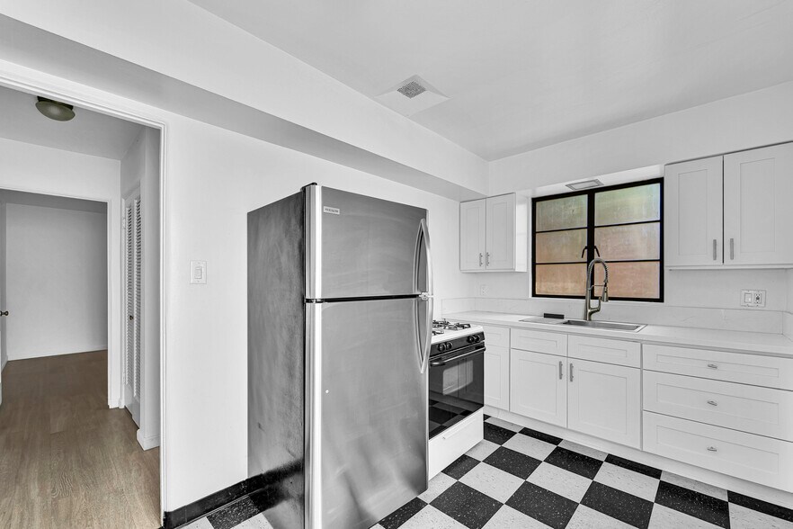 More Photos Of 2556-2664 1/2 W 5th St, Los Angeles Apartments For Sale