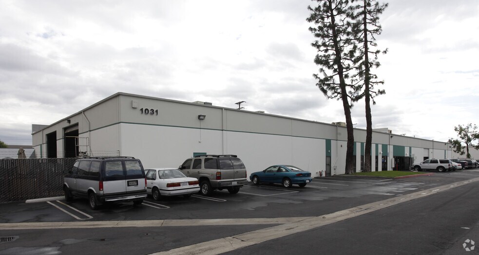 Primary Photo Of 1031-1035 S Linwood Ave, Santa Ana Warehouse For Lease