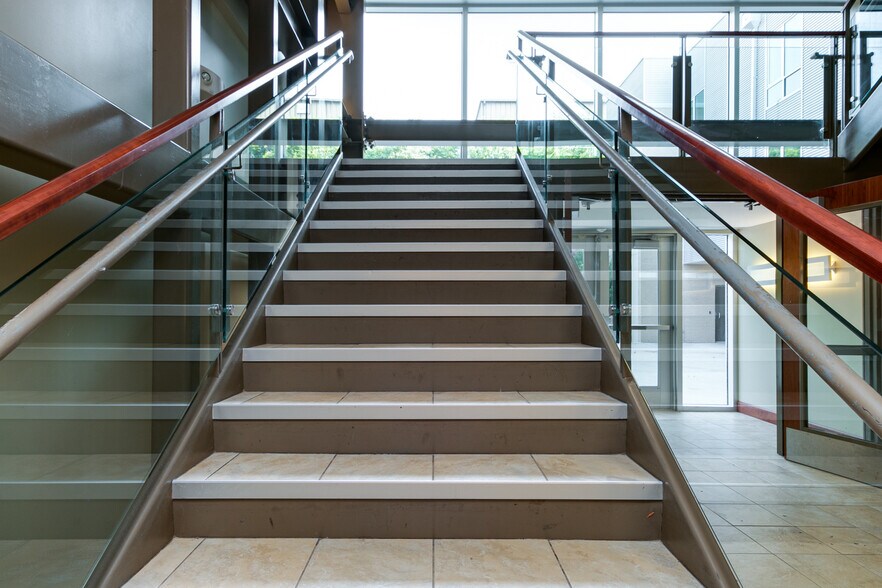 More Photos Of 1632 McCain Ln, Manhattan Sorority Fraternity House For Sale