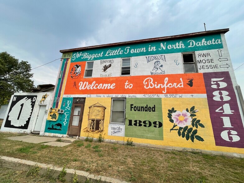 More Photos Of 203 Whinery, Binford Casino For Sale