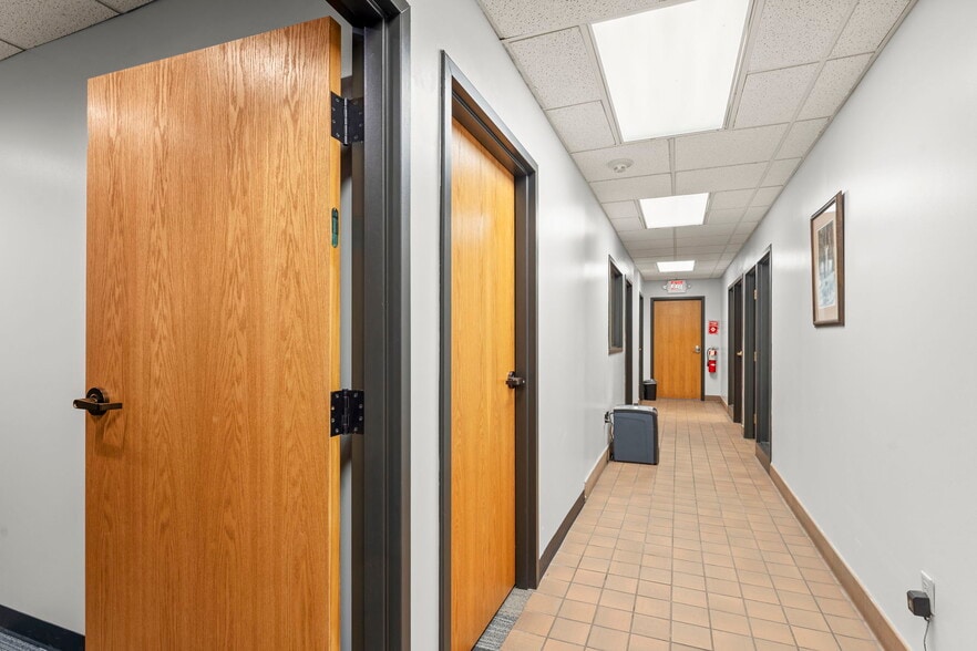 More Photos Of 8825 N Xylon Ave, Brooklyn Park Manufacturing For Sale