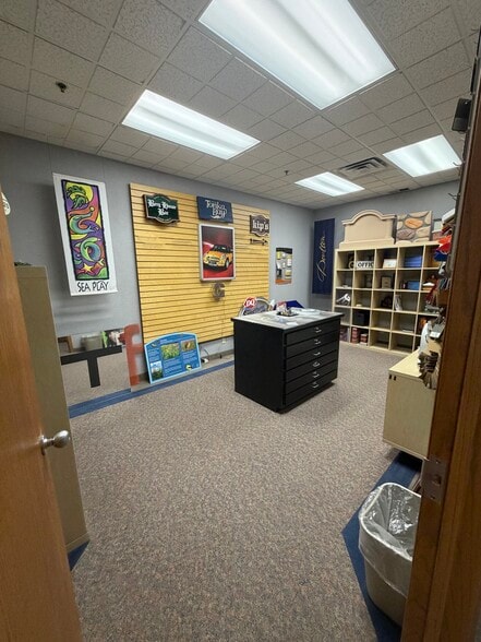 More Photos Of 7660 Quattro Dr, Chanhassen Warehouse For Sale