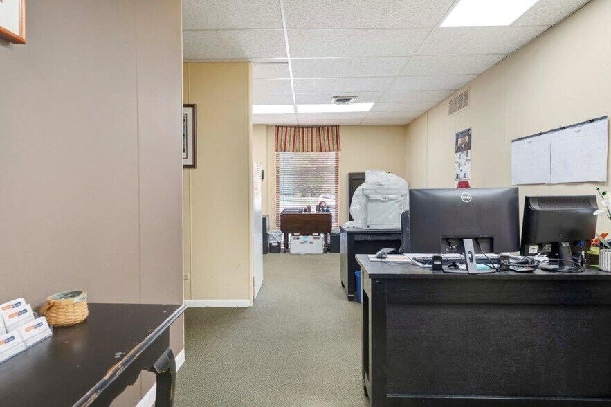 More Photos Of 415 4th St NE, Charlottesville Office Residential For Sale