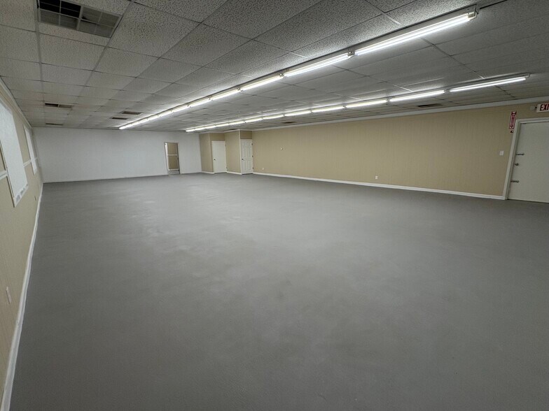 More Photos Of 2914 Gibbon Rd, Charlotte Freestanding For Lease