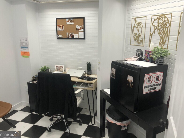 More Photos Of 219 E 6th St Sw, Rome Medical For Lease