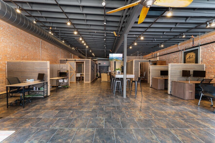 More Photos Of 230 1st Ave E, Shakopee Storefront For Sale