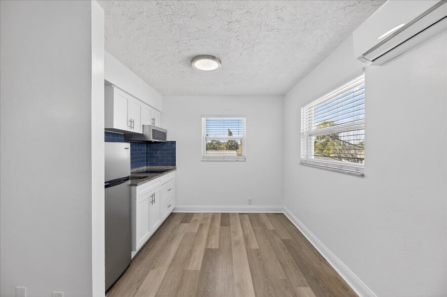 More Photos Of 520 73rd Ave, Saint Petersburg Hotel For Sale