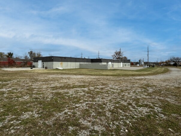 More Photos Of 244 S Court St, Lapeer Manufacturing For Sale