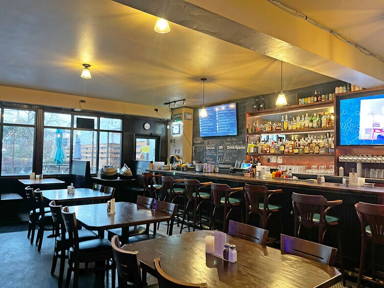 More Photos Of 5345 NE 42nd Ave, Portland Restaurant For Sale