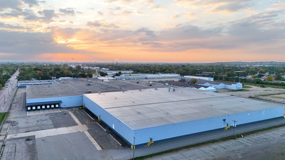 More Photos Of 701 33rd Ave N, Saint Cloud Manufacturing For Lease