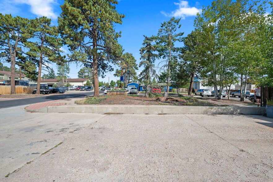 More Photos Of 222 W Midland Ave, Woodland Park Storefront For Sale