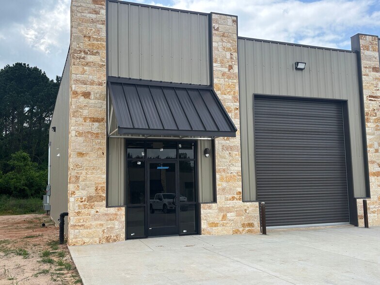 More Photos Of 1905 Longmire Rd, Conroe Unknown For Lease