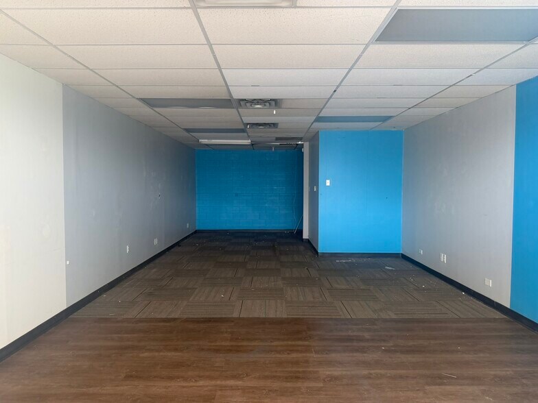 More Photos Of 2715 S Colorado Blvd, Denver Unknown For Lease