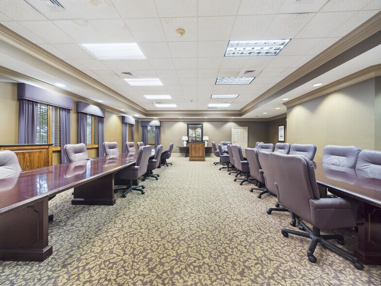 More Photos Of 201 E Dr Hicks Blvd, Florence Medical For Sale