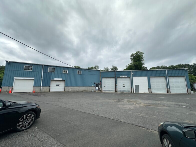 More Photos Of 1635 Page Blvd, Springfield Service For Lease