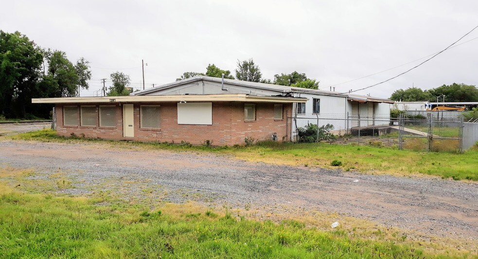 More Photos Of 224 W 13th St, North Little Rock Warehouse For Sale
