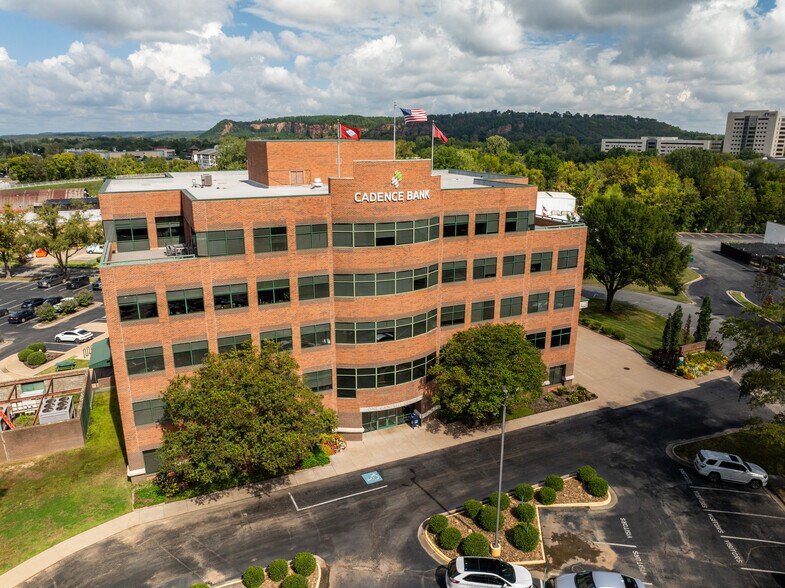 More Photos Of 2800 Cantrell Rd, Little Rock Office For Lease