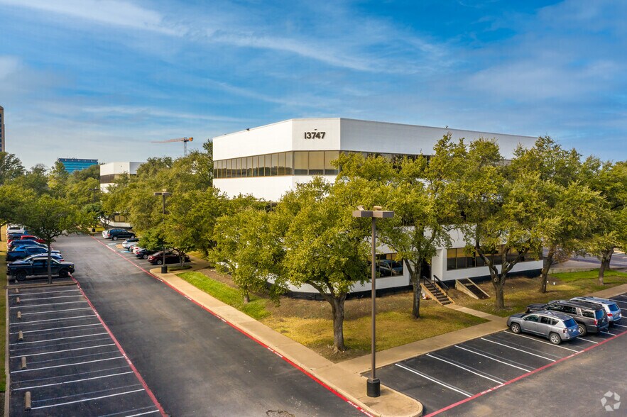 More Photos Of 13747 Montfort Dr, Dallas Loft Creative Space For Lease