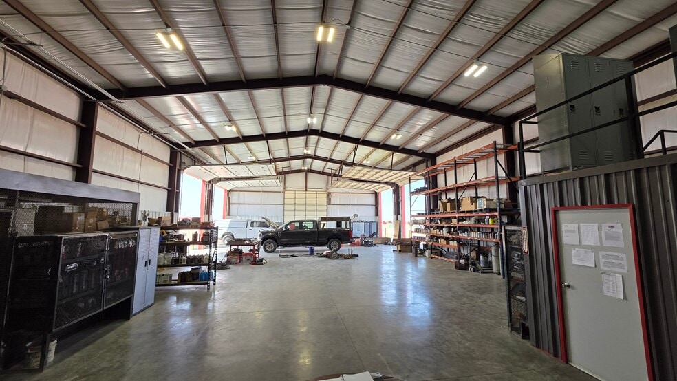 More Photos Of 8211 E County Road 62, Midland Warehouse For Sale