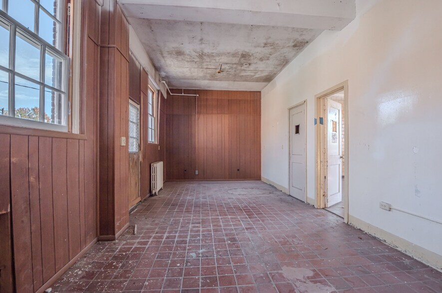 More Photos Of 232 Colter Rd, Delaware City Office For Sale