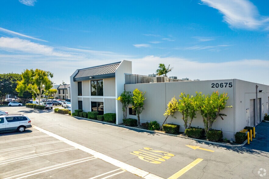 More Photos Of 20675 S Western Ave, Torrance Flex For Lease