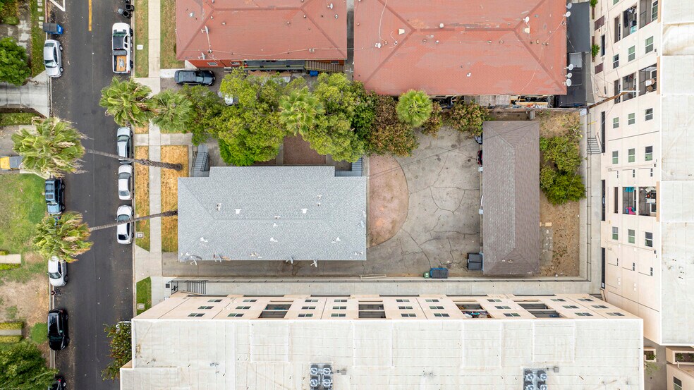 More Photos Of 13647 Leadwell St, Van Nuys Apartments For Sale