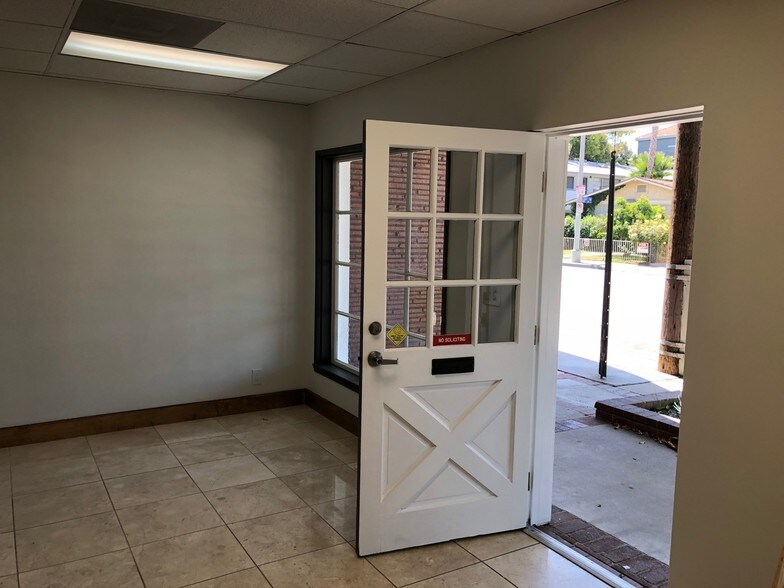 More Photos Of 10935-10939 Camarillo St, North Hollywood Office Residential For Sale