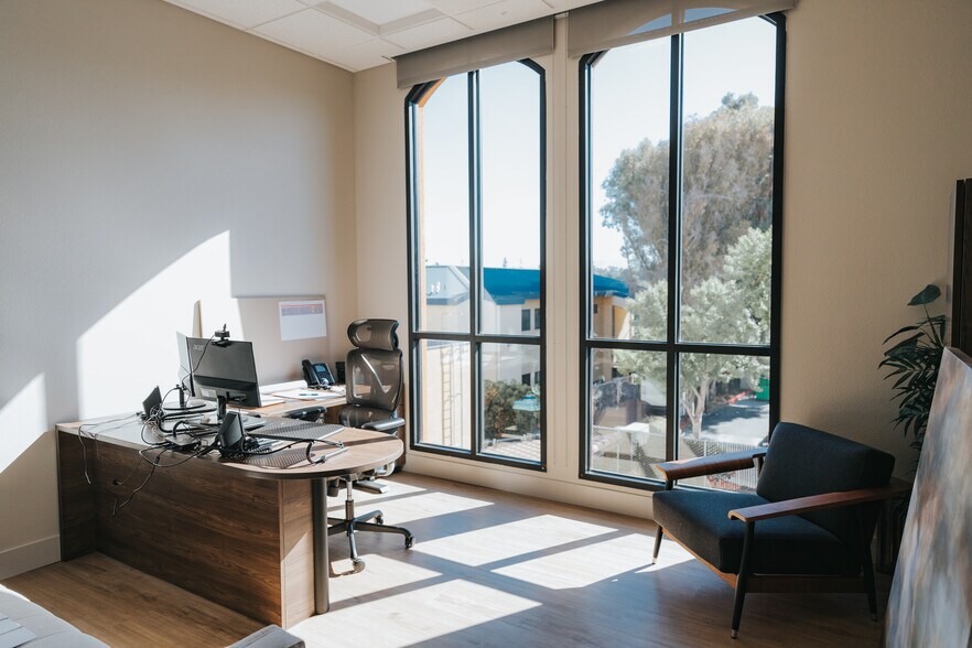 More Photos Of 1098 Lincoln Ave, San Jose Loft Creative Space For Lease