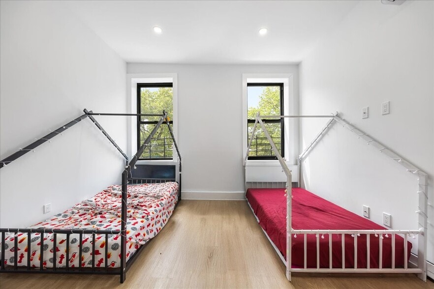 More Photos Of 2740 Sexton Pl, Bronx Apartments For Sale