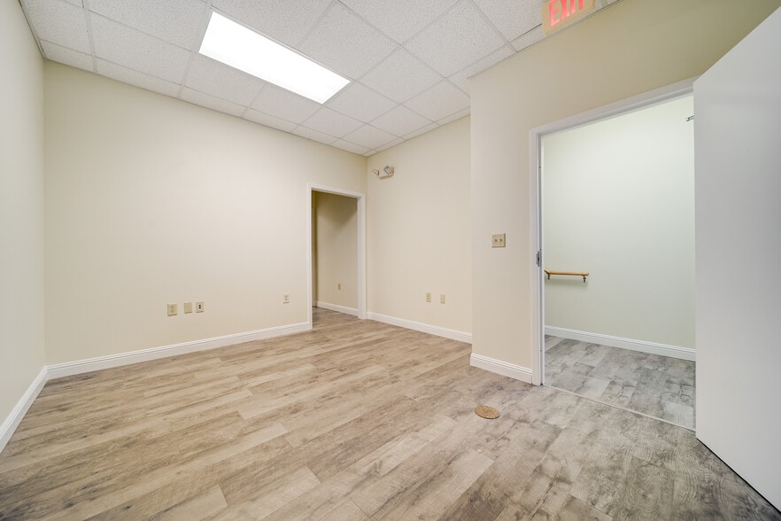 More Photos Of 180 N Belvedere Dr, Gallatin Office Residential For Lease