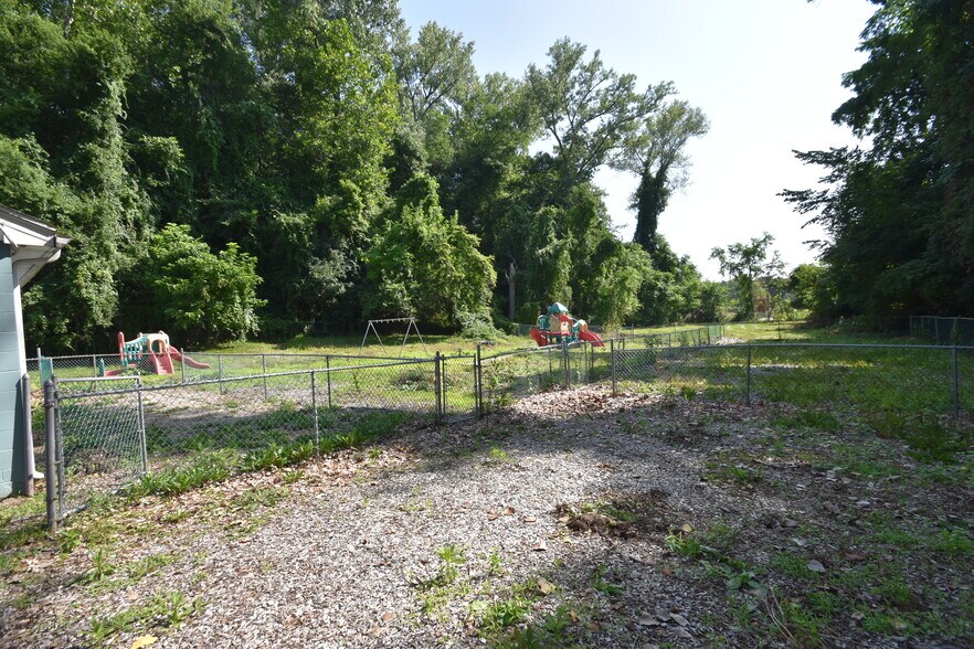 More Photos Of 194 House St, Glastonbury Daycare Center For Sale
