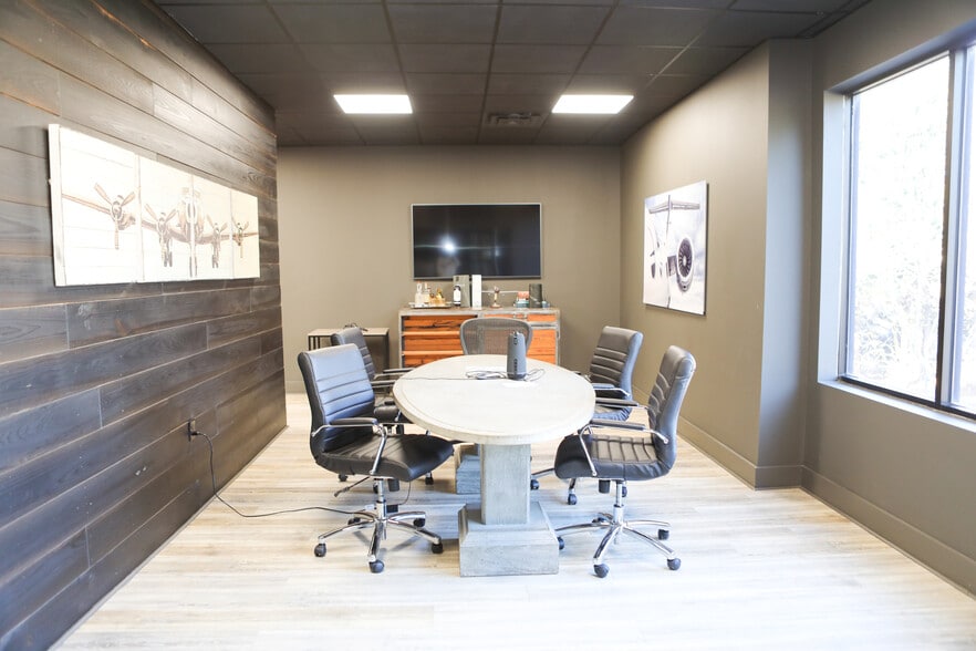 More Photos Of 3595 McCall Pl, Atlanta Distribution For Sale