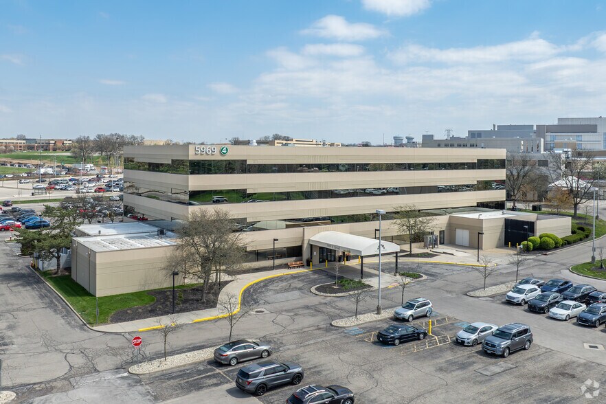 Primary Photo Of 5969 E Broad St, Columbus Medical For Lease