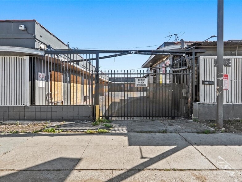 More Photos Of 10914 S Figueroa St, Los Angeles Hotel For Sale