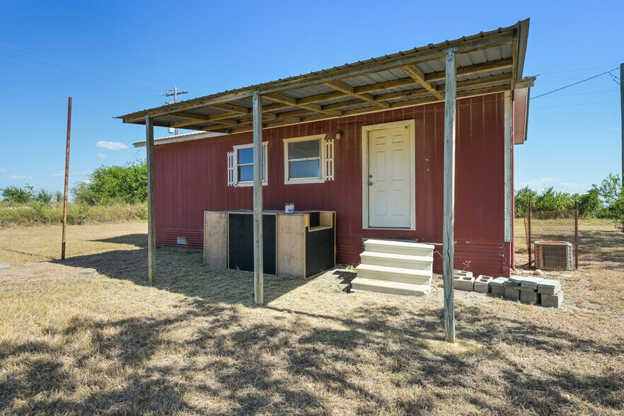 More Photos Of 400 Windy Hill School Rd, Georgetown Flex For Sale