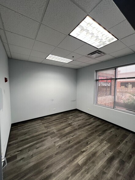 More Photos Of 215 Remington Blvd, Bolingbrook Medical For Lease