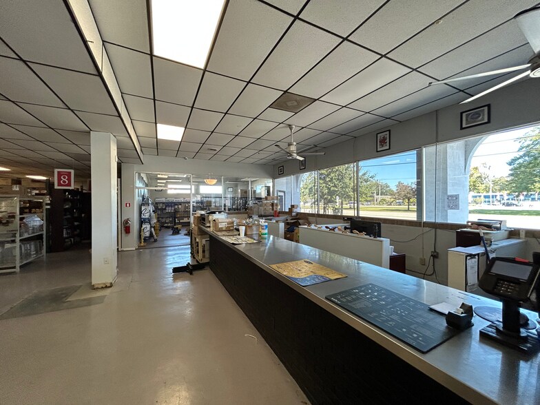 More Photos Of 5051 Rivers Ave, Charleston Industrial For Lease