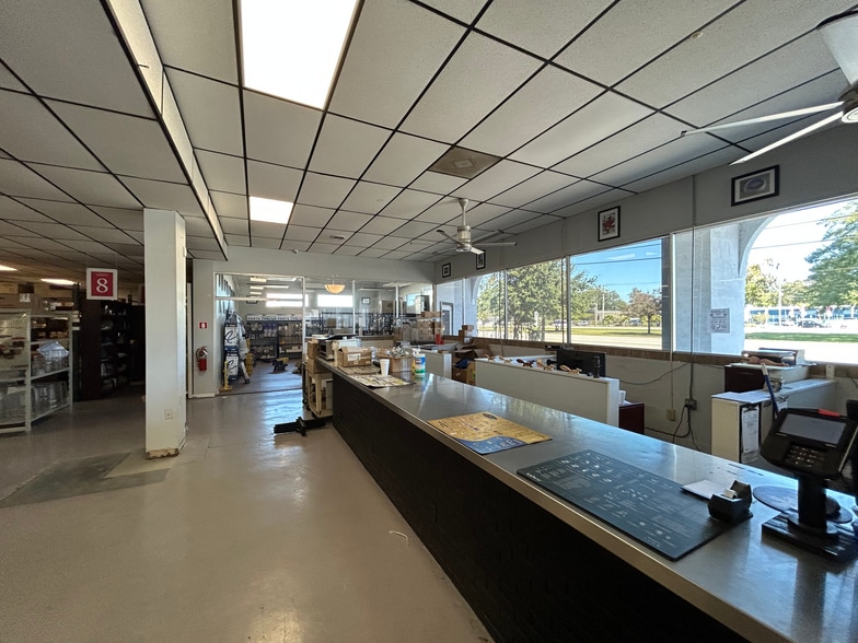 More Photos Of 5051 Rivers Ave, Charleston Freestanding For Lease