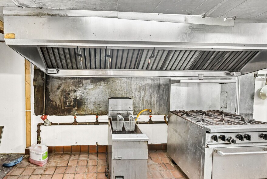 More Photos Of 1162 School St, Percy Restaurant For Sale