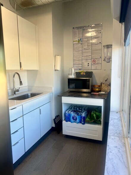 More Photos Of 1119 N Keystone Way, Carmel Medical For Lease