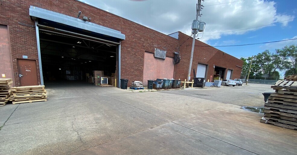 More Photos Of 526 Milburn Ave, Dayton Warehouse For Sale