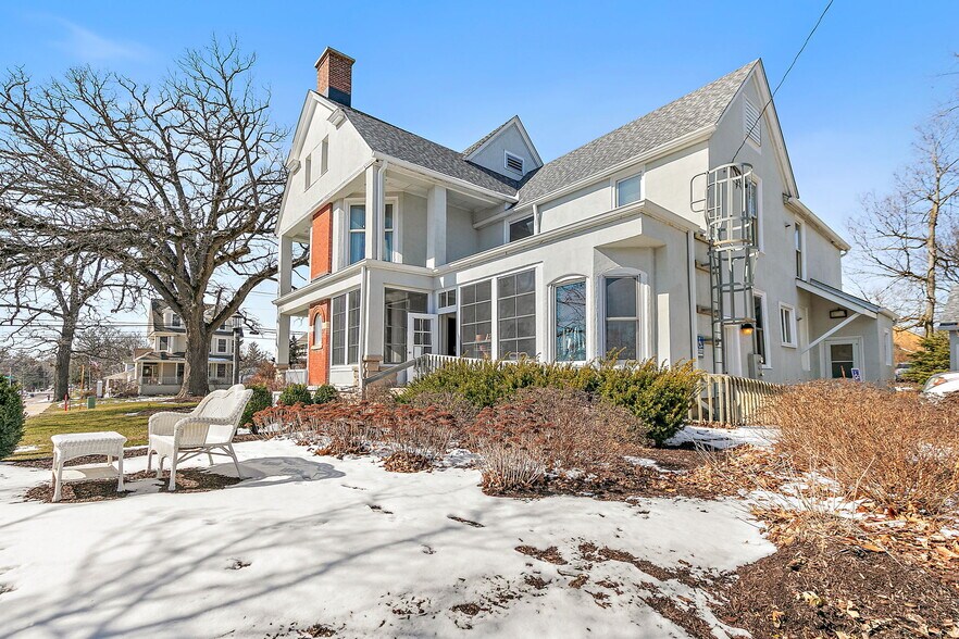 More Photos Of 303 N Main St, Elburn General Retail For Sale