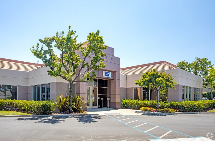 More Photos Of 743 Camden Ave, Campbell Unknown For Lease