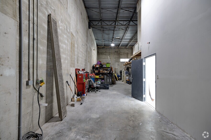 More Photos Of 227 SW 3rd Ave, Cape Coral Warehouse For Sale